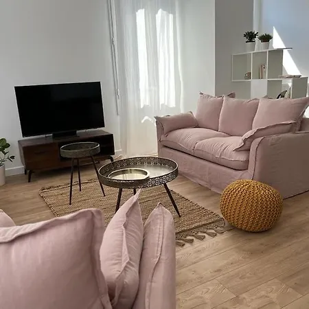 Belle Et Confortable Maison De *